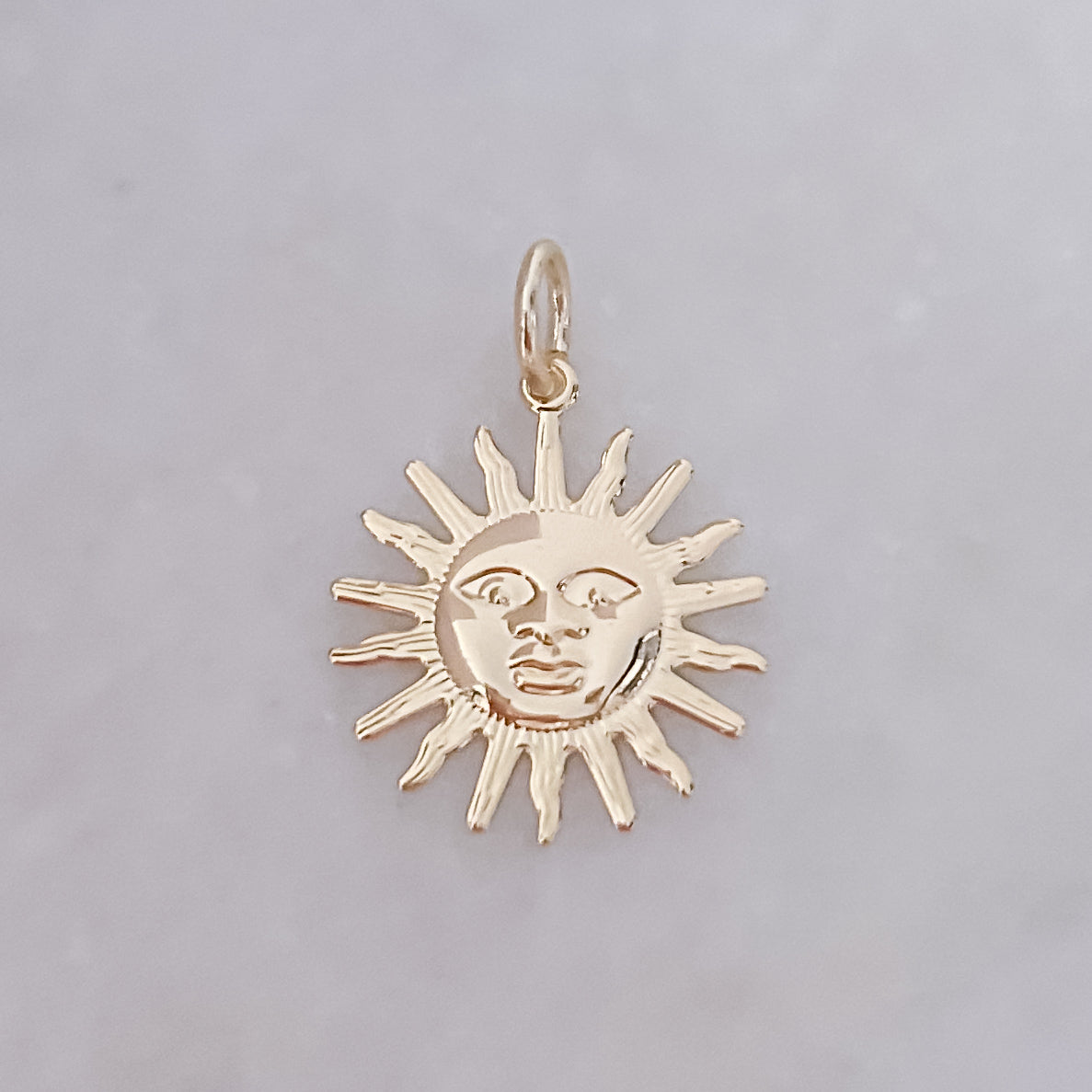 Sol d'Oro - Charm