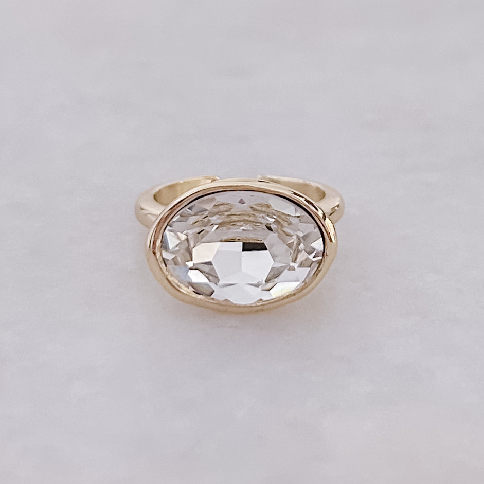 Großer ovaler Diamantring