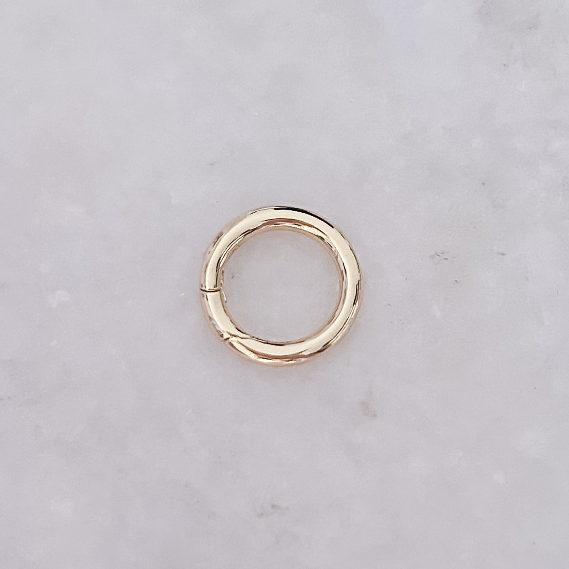 Goldener Ringverbinder