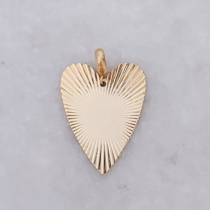 Großer goldener Herzanhänger
