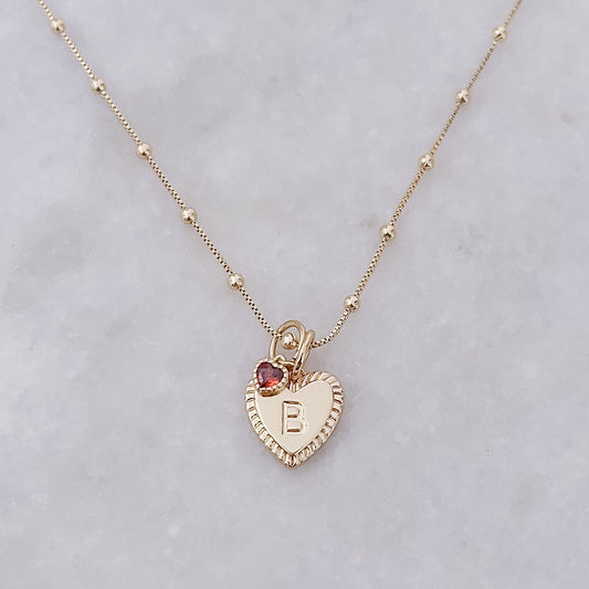 Halskette mit rotem Herzbuchstaben (AZ)