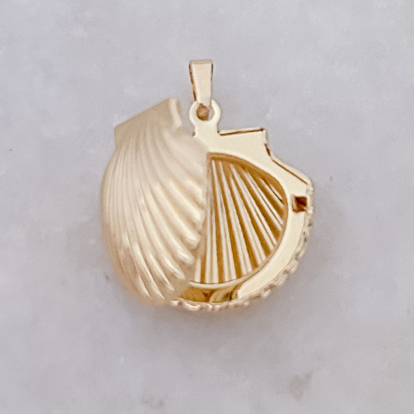 Shell Locket - Charm